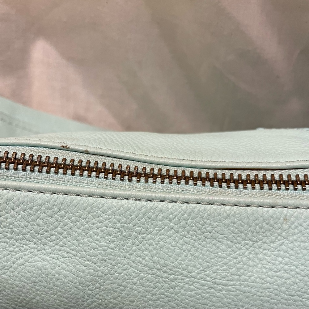 RARE JUICY Vintage Y2K Baby Powder Light Blue Small Leather Logo Barrel Bag - Picture 8 of 12